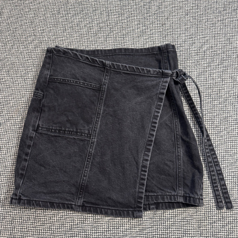 BDG Urban Outfitters Washed Black Denim Wrap Mini Skirt Size M Tie Side